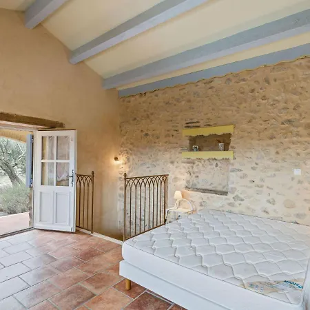 Heritage In With Swimming Pool
